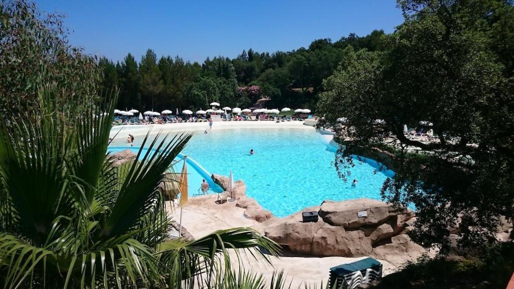 Les Restanques vue mer 2148 Grimaud Extérieur photo