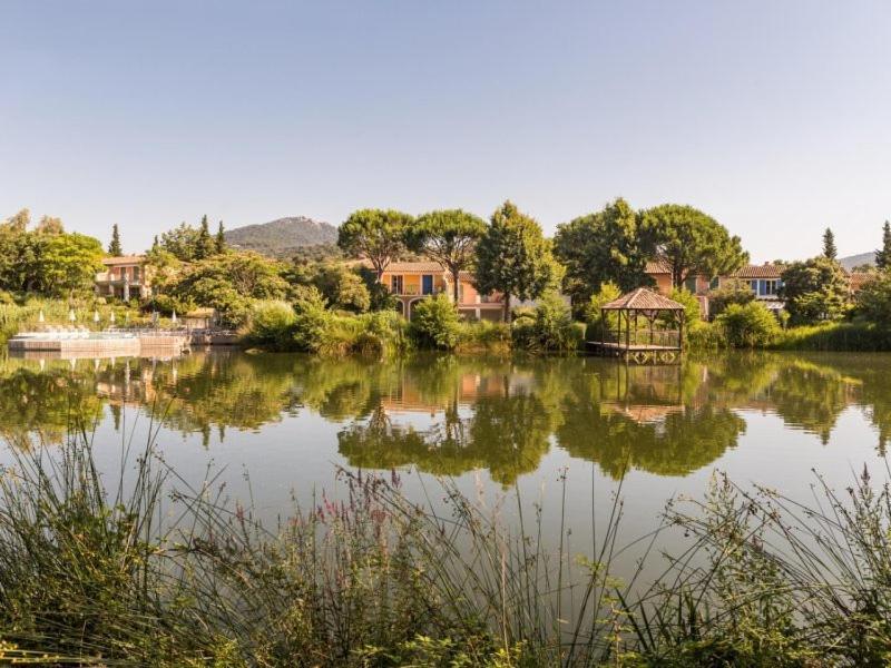 Les Restanques vue mer 2148 Grimaud Extérieur photo