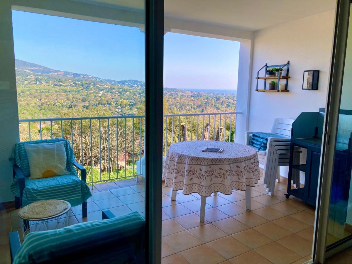Les Restanques vue mer 2148 Grimaud Extérieur photo