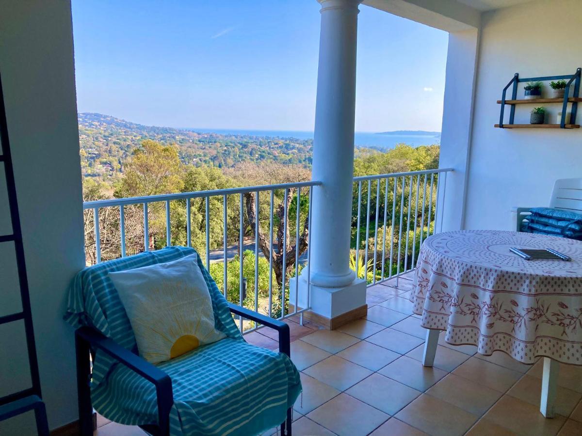 Les Restanques vue mer 2148 Grimaud Extérieur photo